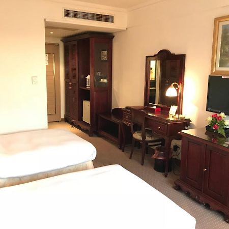 Sunrise Hotel Tainan Bagian luar foto