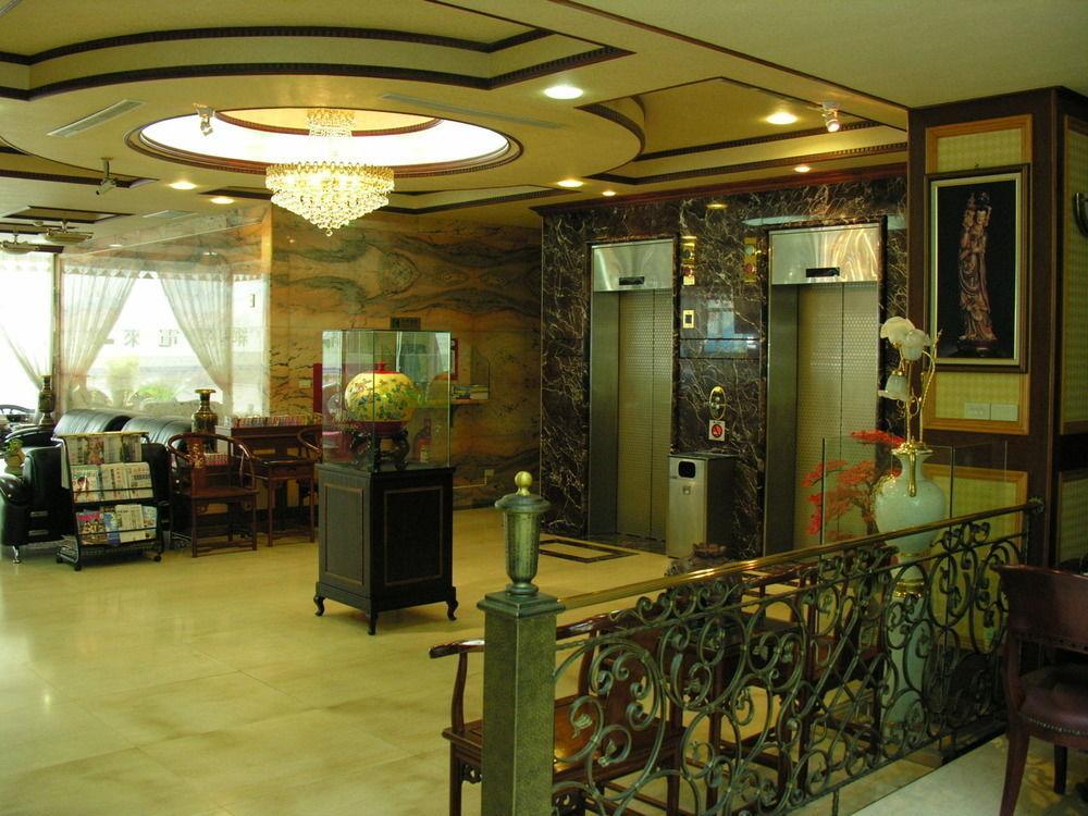 Sunrise Hotel Tainan Bagian luar foto