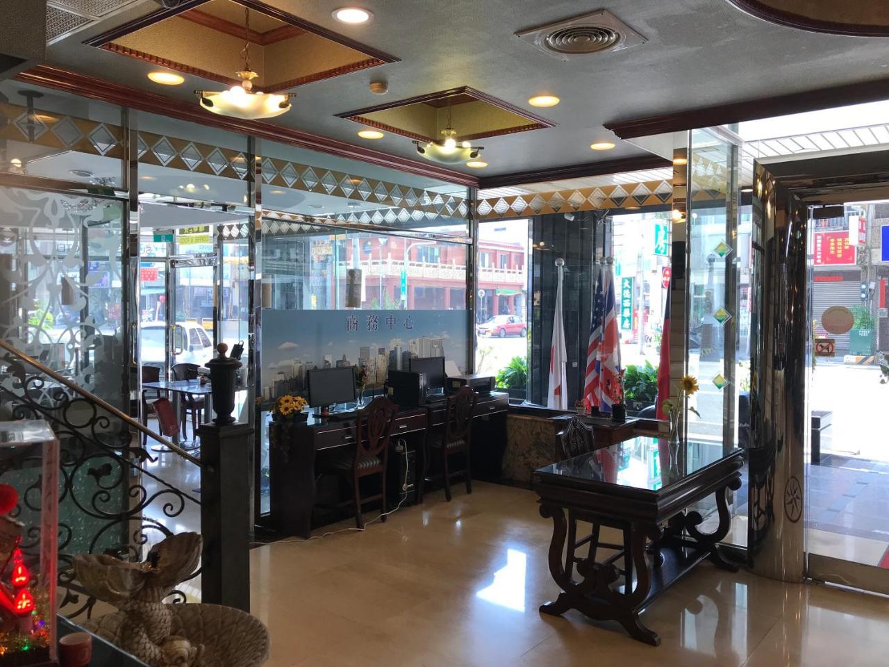 Sunrise Hotel Tainan Bagian luar foto