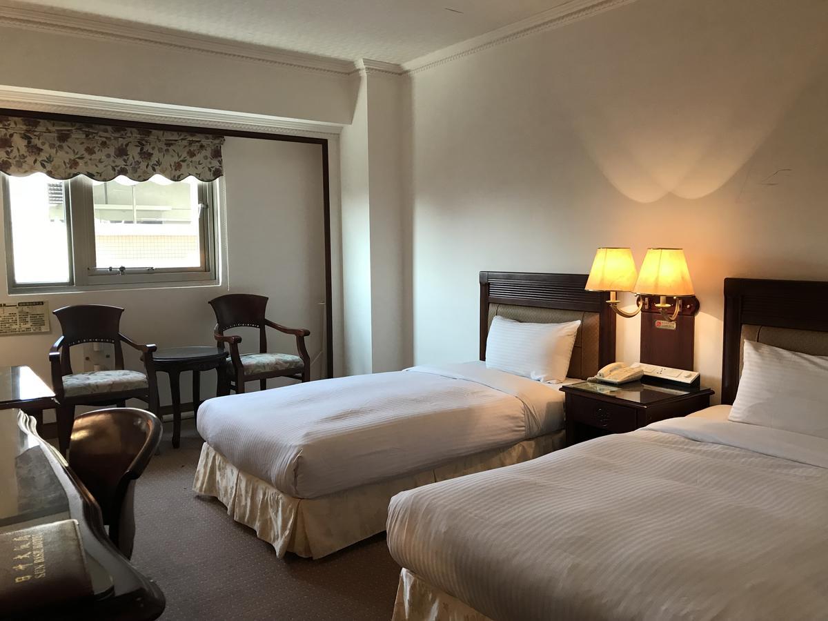 Sunrise Hotel Tainan Bagian luar foto