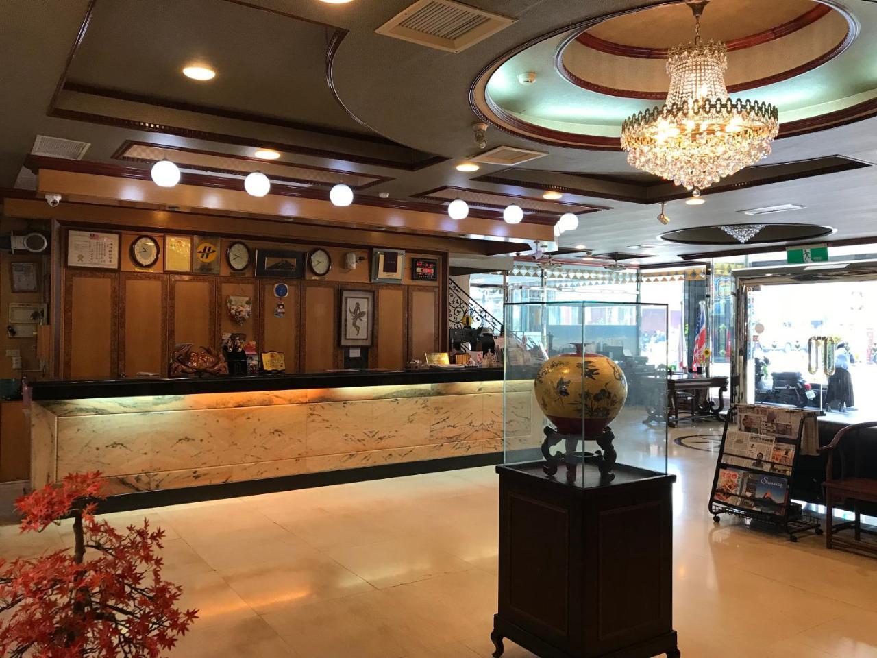Sunrise Hotel Tainan Bagian luar foto