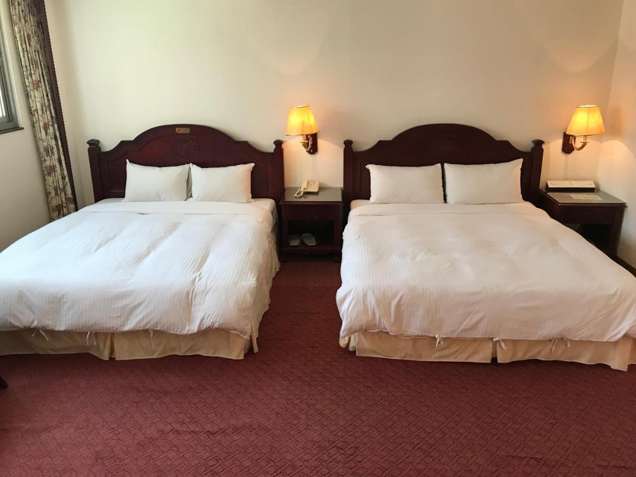 Sunrise Hotel Tainan Bagian luar foto