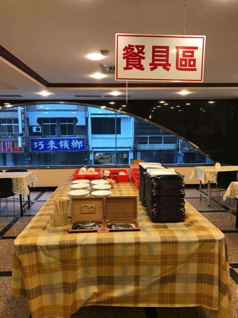 Sunrise Hotel Tainan Bagian luar foto